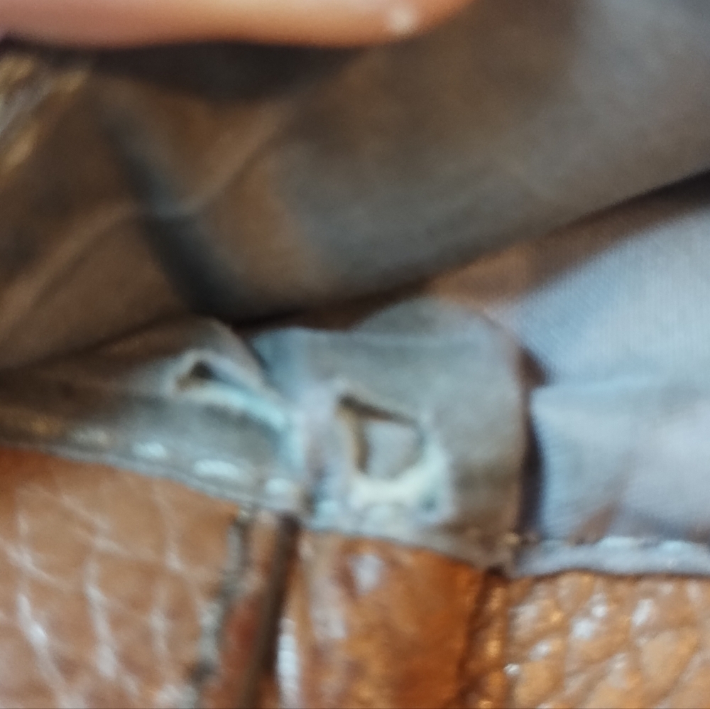 Fossil Brown Leather Crossbody Pebble Bag - Picture 8 of 16